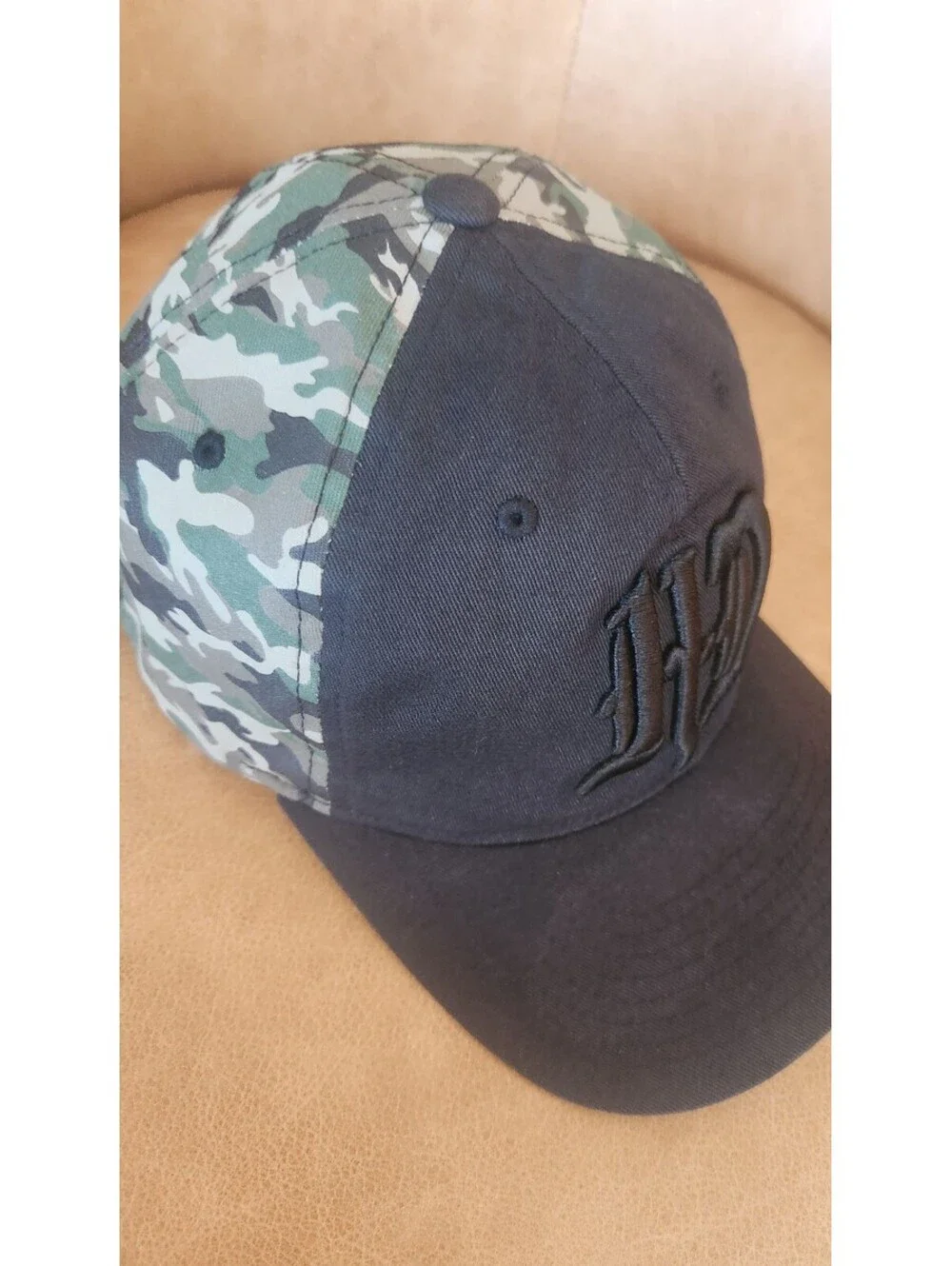 Mens L/XL Genuine Harley Davidson Camo Cap with Old English HDFlexFit Never Worn